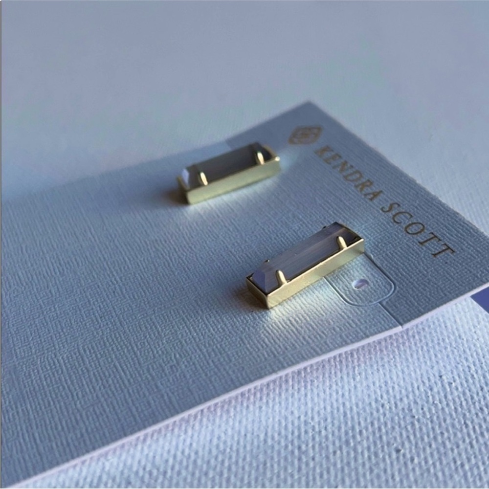 Kendra Scott Lady Gold Stud Earrings New with tags! Never been worn! - Picture 3 of 9
